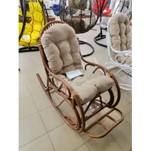 Кресло-качалка разборное с бежевой подушкой, миндаль матовый