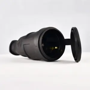 Разъем штепсельный Lezard с заглушкой 2Р+РЕ 1х16А 220-240V (каучук)